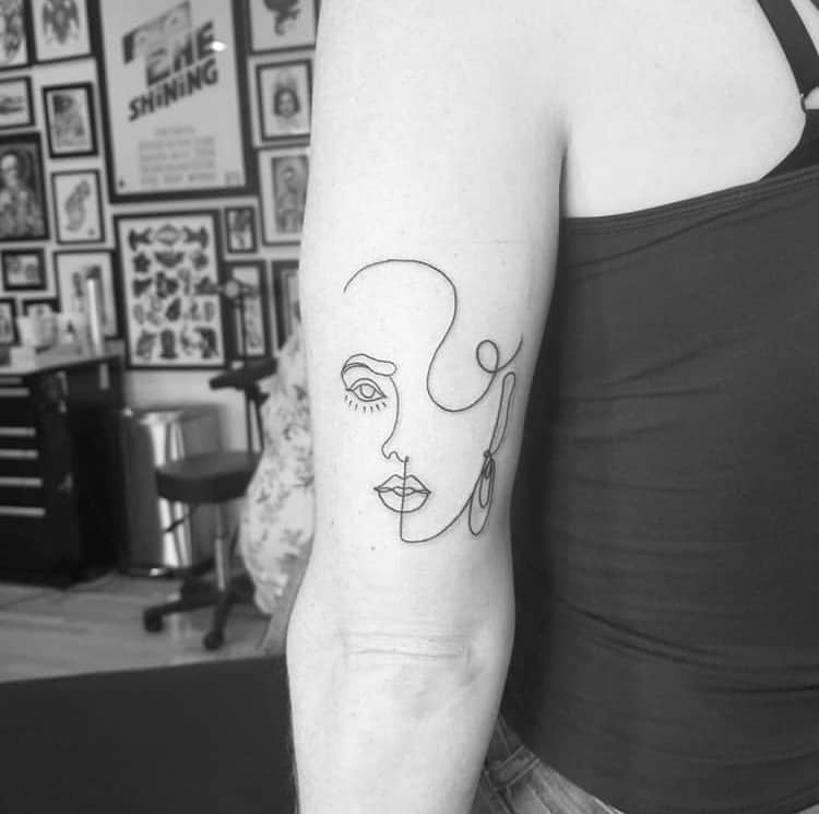 Feminine minimalist tattoo ideas for women 