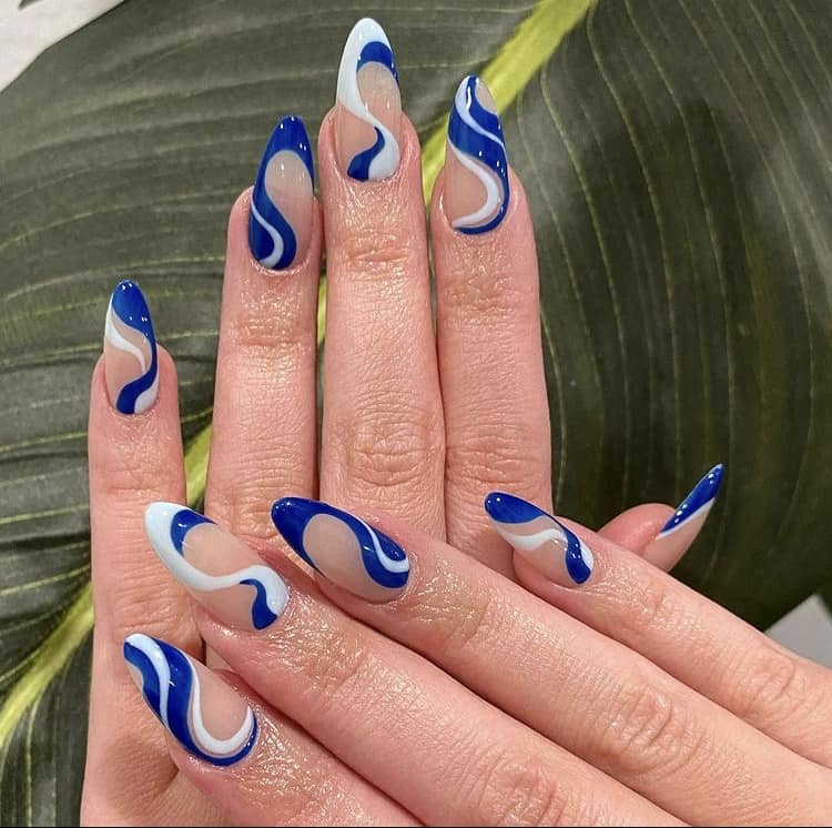 Blue swirls nails art 