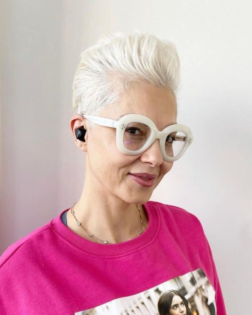 Classic pompadour pixie cit