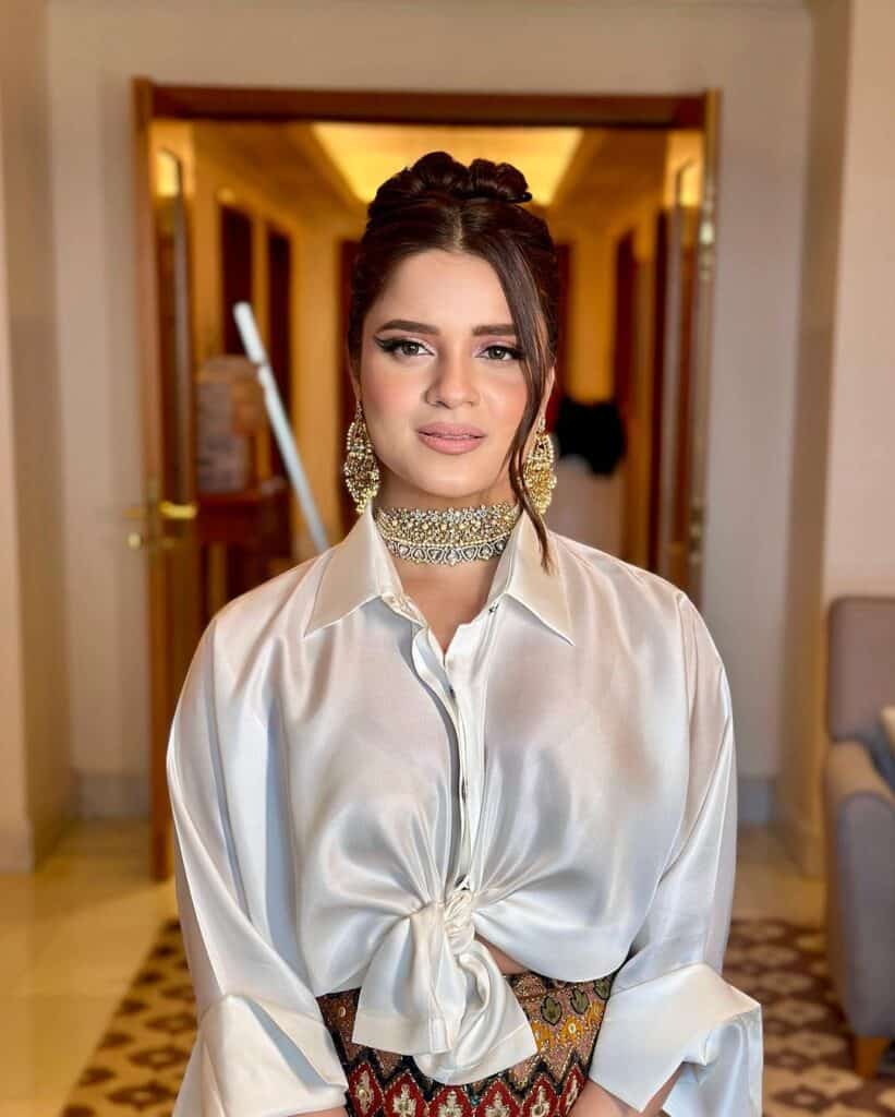 top knot short hairstyle 