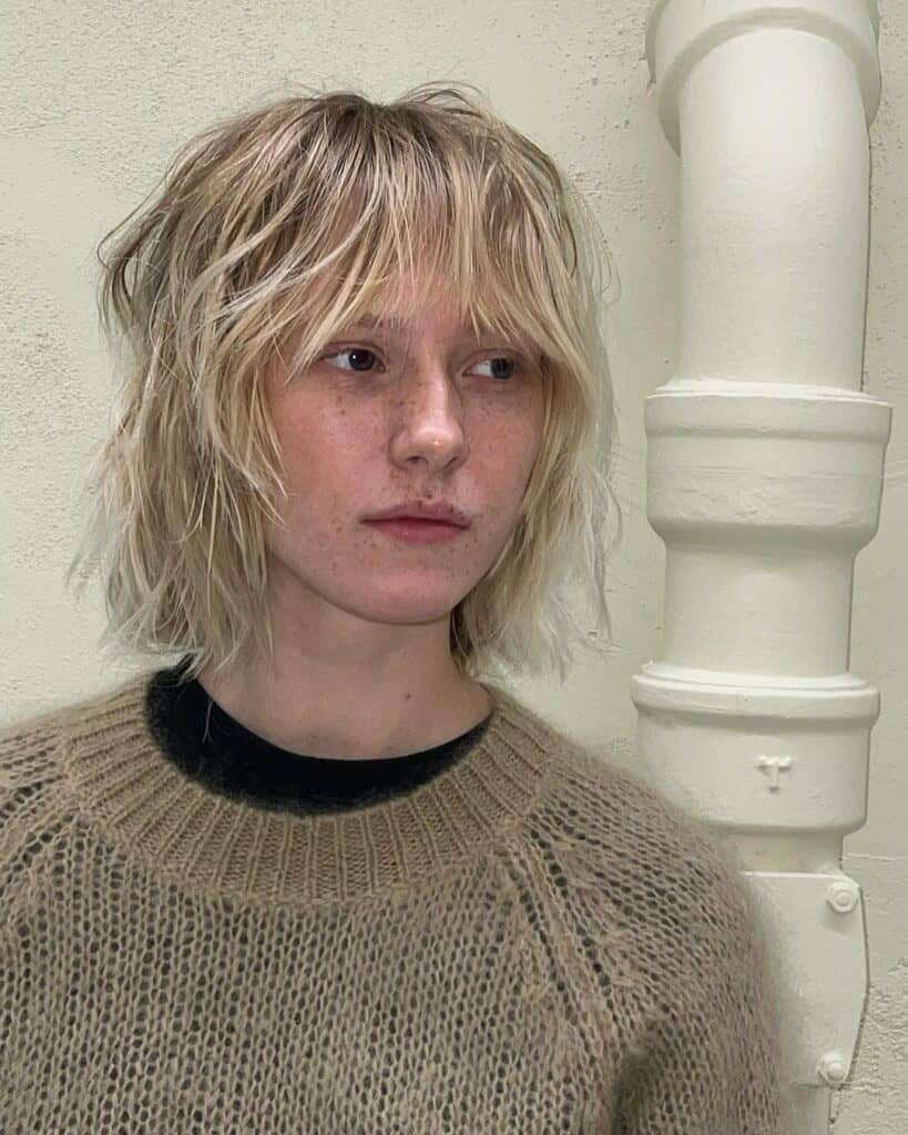 short wispy hairstyle 