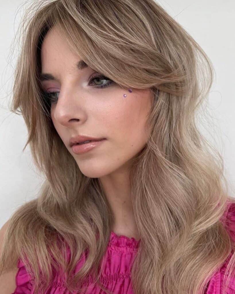 face framing layers on bronde medium hair