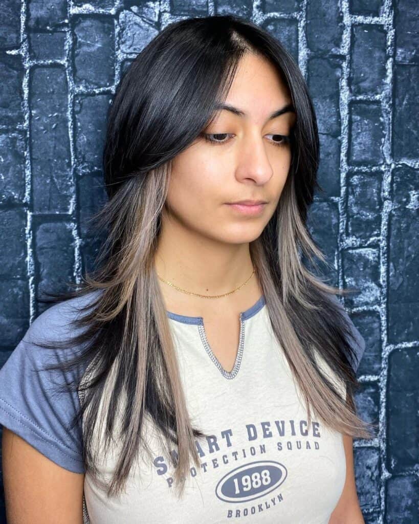 Peekaboo face framing layers on straight hair 