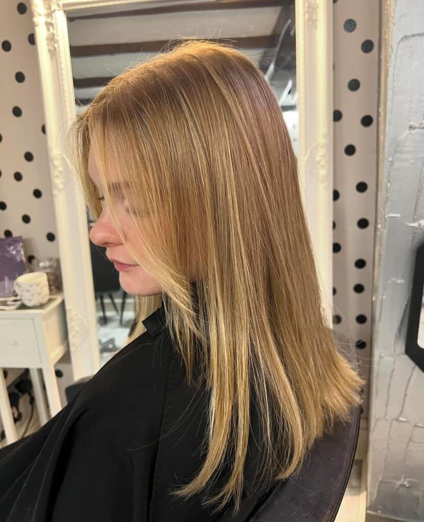 subtle face framing layers on straight hair