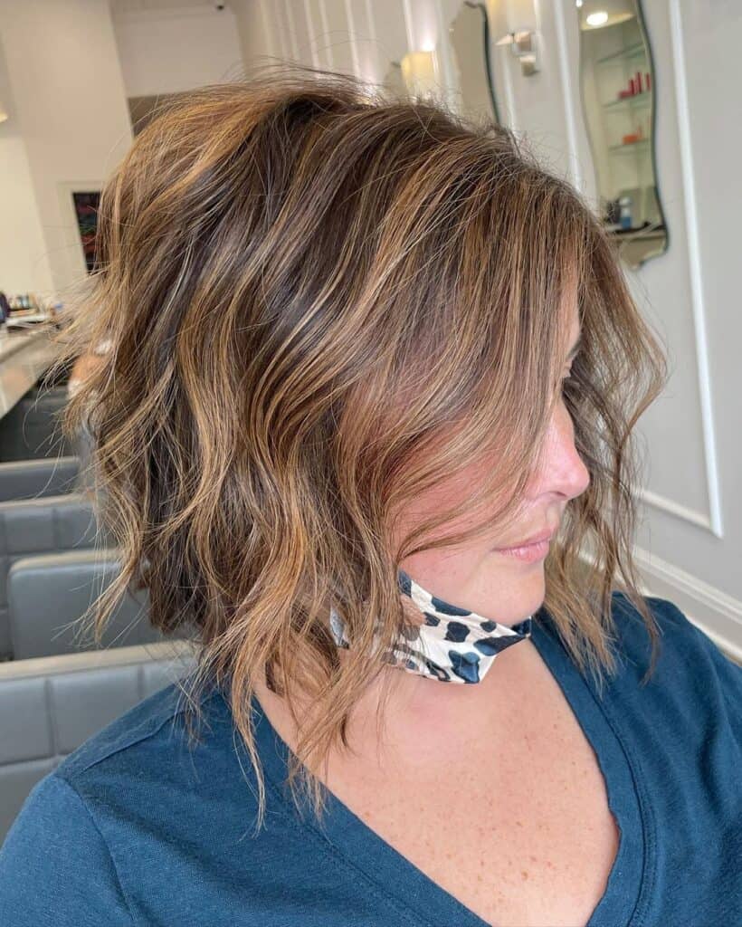 wavy caramel bob for thin hair